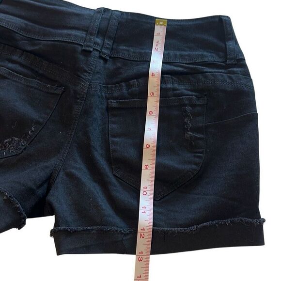 Wannabettabutt? By YMI Black Mid rise Jean shorts. Ladies size 7/28 - Picture 10 of 10